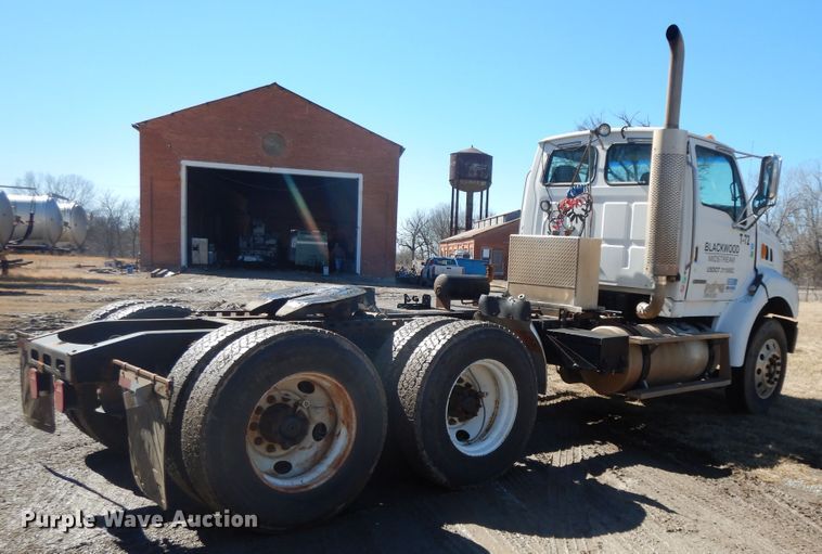 image for item GG9437 2007 Sterling AT9  semi truck