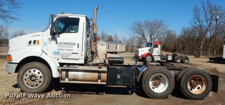 image for item GG9437 2007 Sterling AT9  semi truck