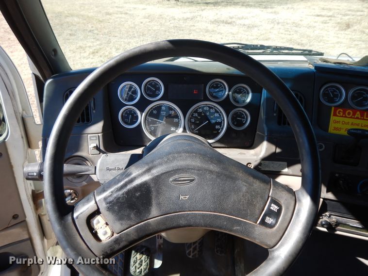 image for item GG9437 2007 Sterling AT9  semi truck