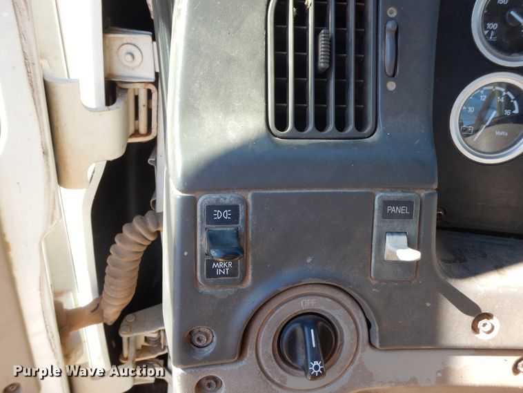 image for item GG9437 2007 Sterling AT9  semi truck