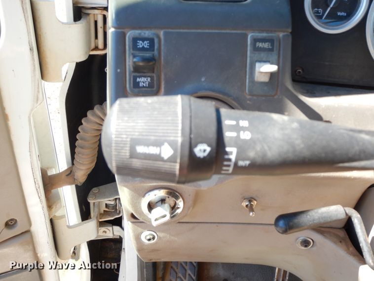 image for item GG9437 2007 Sterling AT9  semi truck