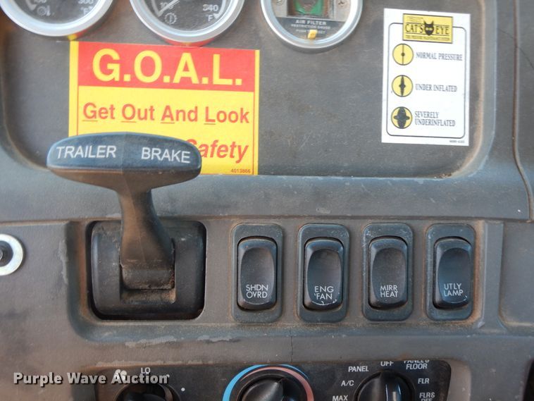 image for item GG9437 2007 Sterling AT9  semi truck