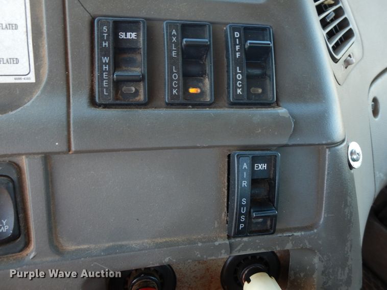 image for item GG9437 2007 Sterling AT9  semi truck