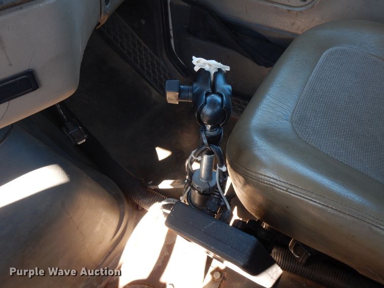 image for item GG9437 2007 Sterling AT9  semi truck