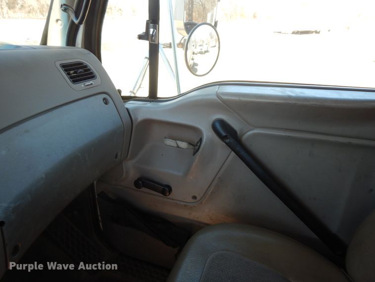 image for item GG9437 2007 Sterling AT9  semi truck