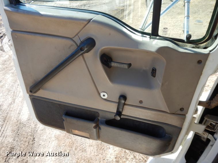 image for item GG9437 2007 Sterling AT9  semi truck