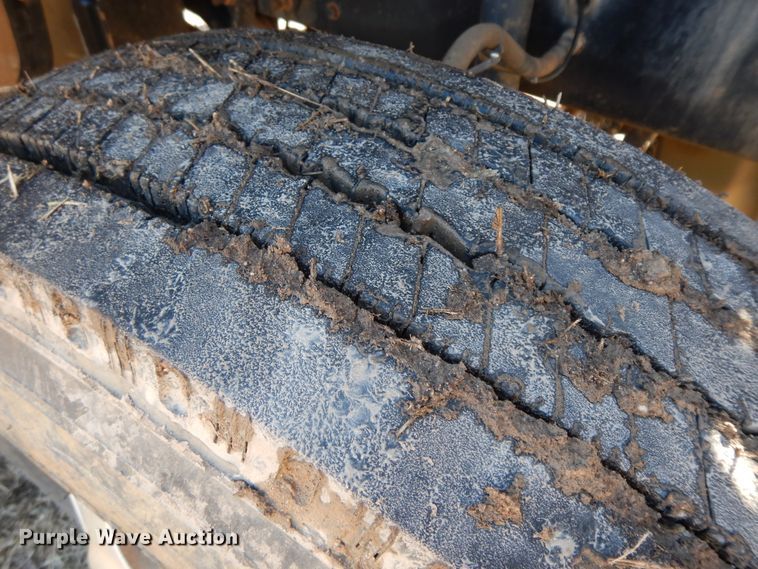 image for item GG9437 2007 Sterling AT9  semi truck