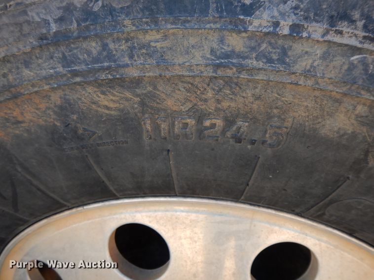 image for item GG9437 2007 Sterling AT9  semi truck