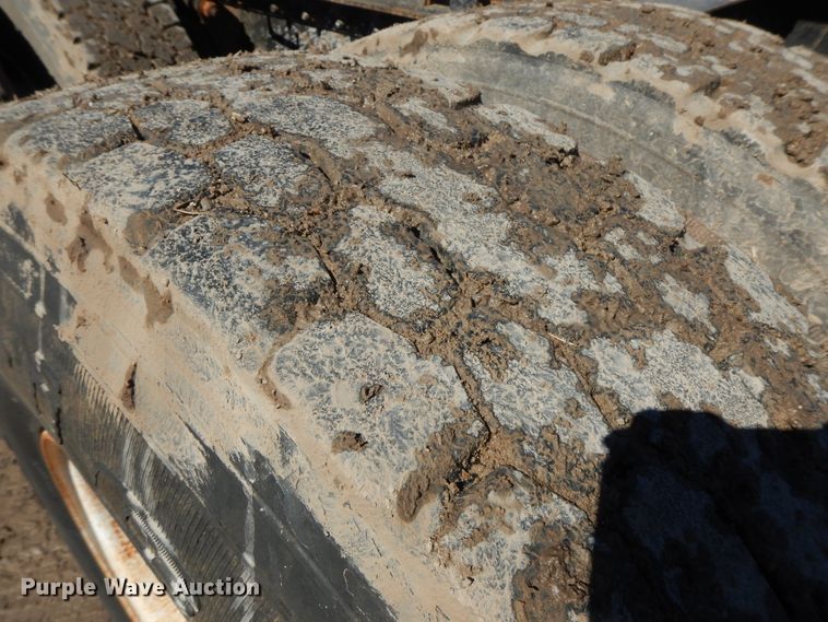 image for item GG9437 2007 Sterling AT9  semi truck