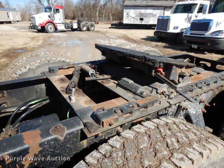 image for item GG9437 2007 Sterling AT9  semi truck