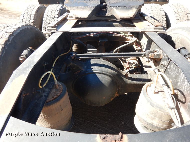 image for item GG9437 2007 Sterling AT9  semi truck