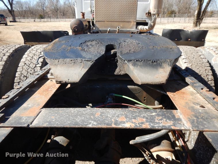 image for item GG9437 2007 Sterling AT9  semi truck