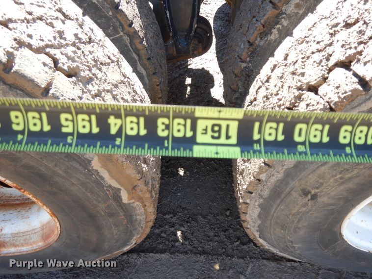 image for item GG9437 2007 Sterling AT9  semi truck