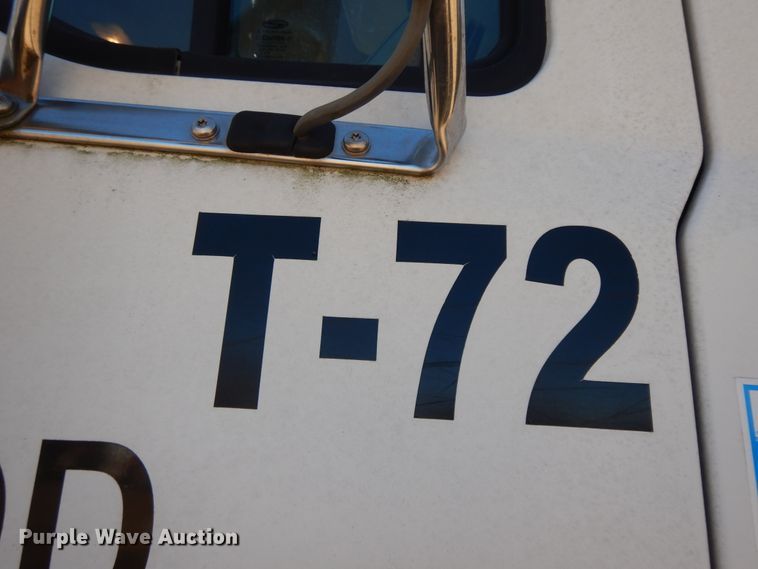 image for item GG9437 2007 Sterling AT9  semi truck