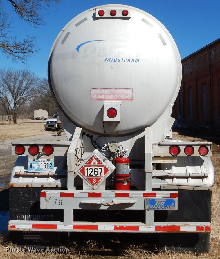 image for item GG9438 1997 Trailmaster tank trailer