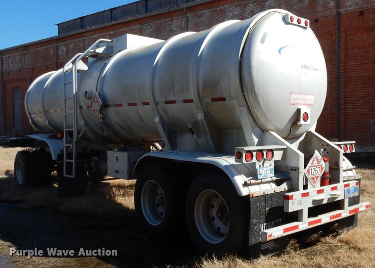 image for item GG9438 1997 Trailmaster tank trailer