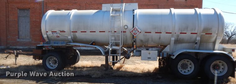 image for item GG9438 1997 Trailmaster tank trailer