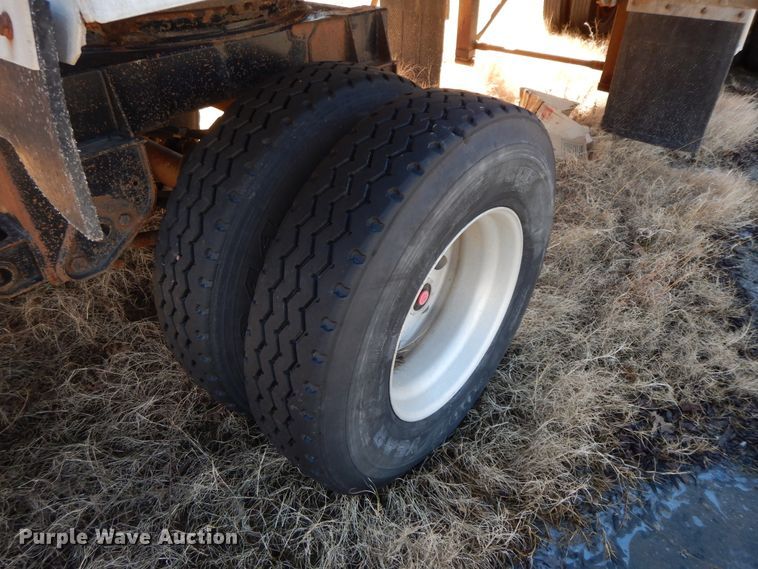 image for item GG9438 1997 Trailmaster tank trailer