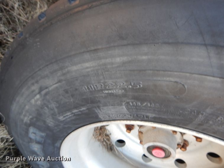 image for item GG9438 1997 Trailmaster tank trailer