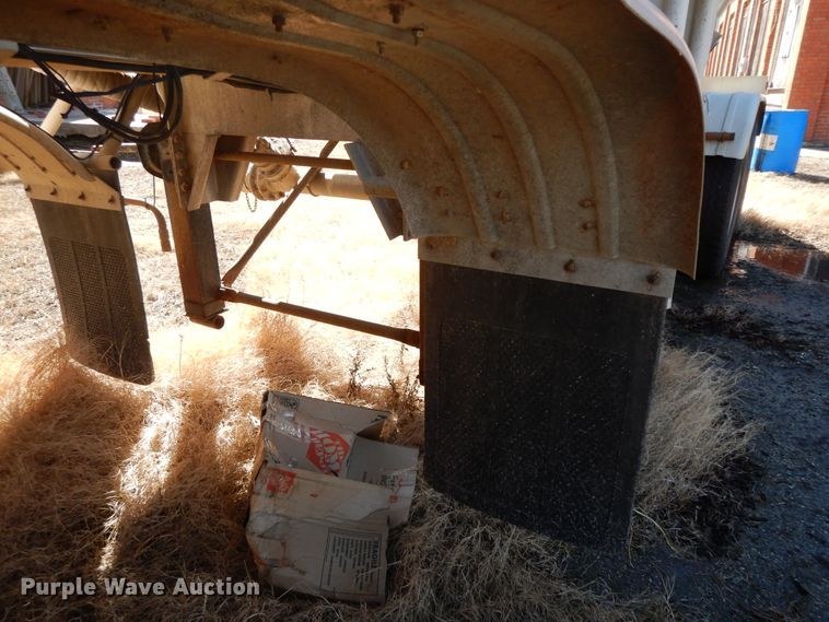 image for item GG9438 1997 Trailmaster tank trailer