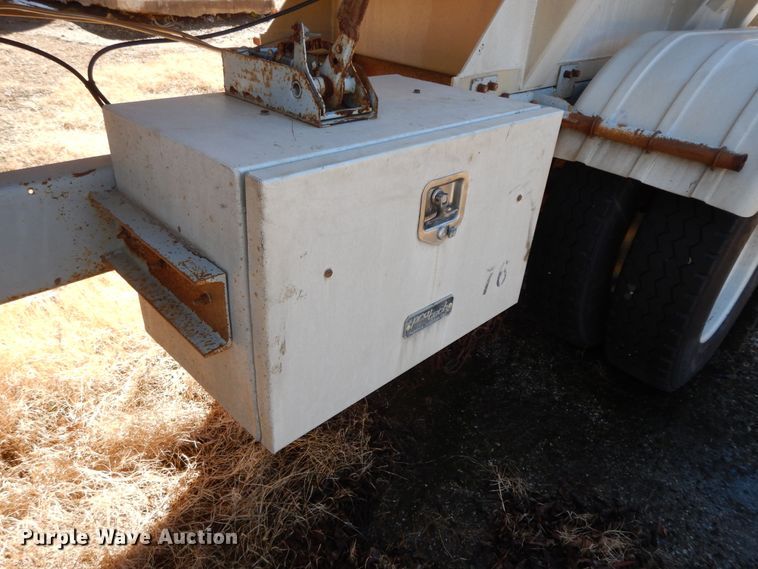 image for item GG9438 1997 Trailmaster tank trailer