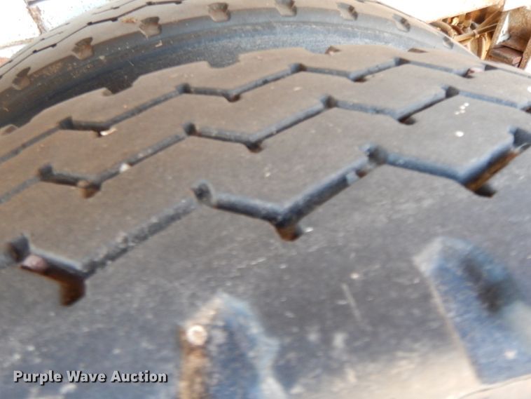 image for item GG9438 1997 Trailmaster tank trailer