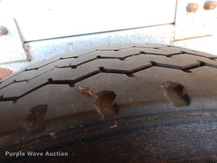 image for item GG9438 1997 Trailmaster tank trailer