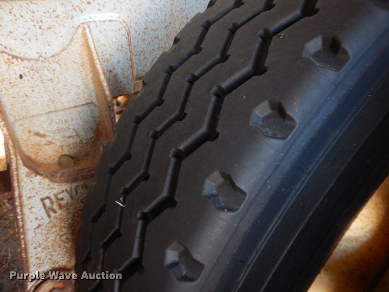 image for item GG9438 1997 Trailmaster tank trailer