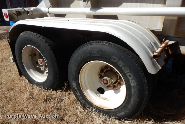 image for item GG9438 1997 Trailmaster tank trailer