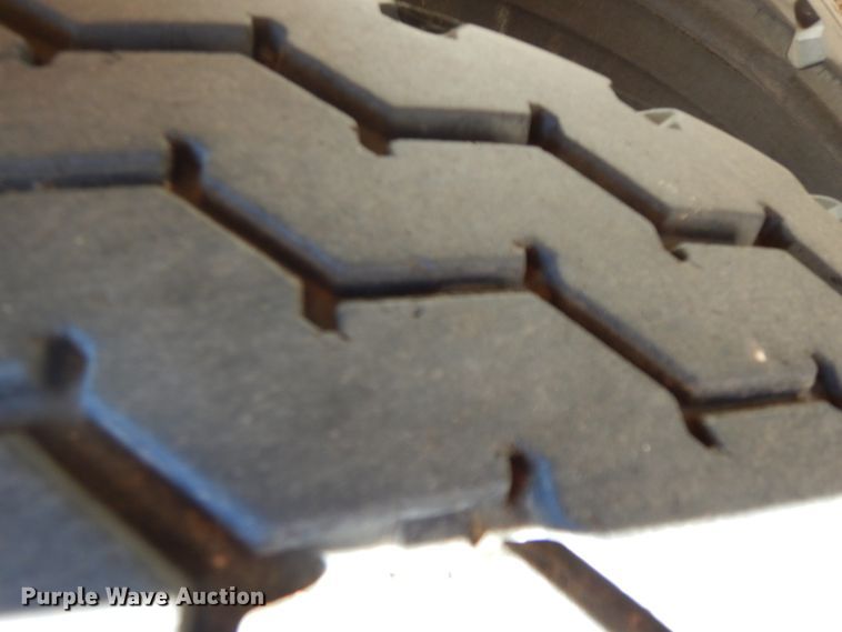 image for item GG9438 1997 Trailmaster tank trailer