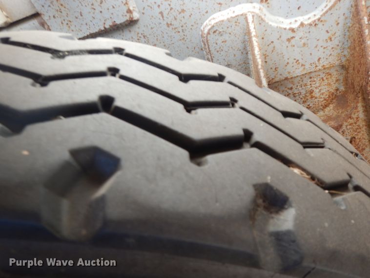 image for item GG9438 1997 Trailmaster tank trailer