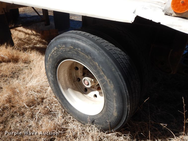 image for item GG9438 1997 Trailmaster tank trailer