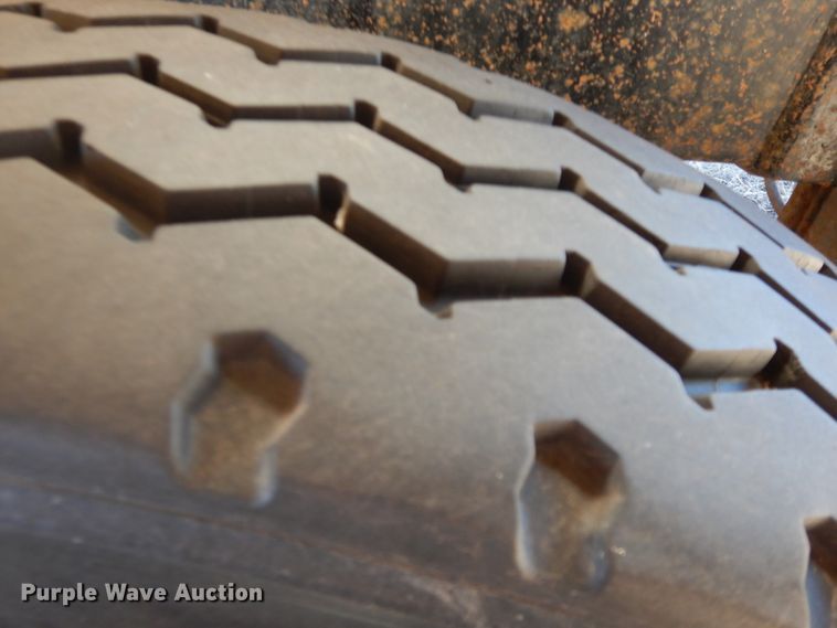 image for item GG9438 1997 Trailmaster tank trailer