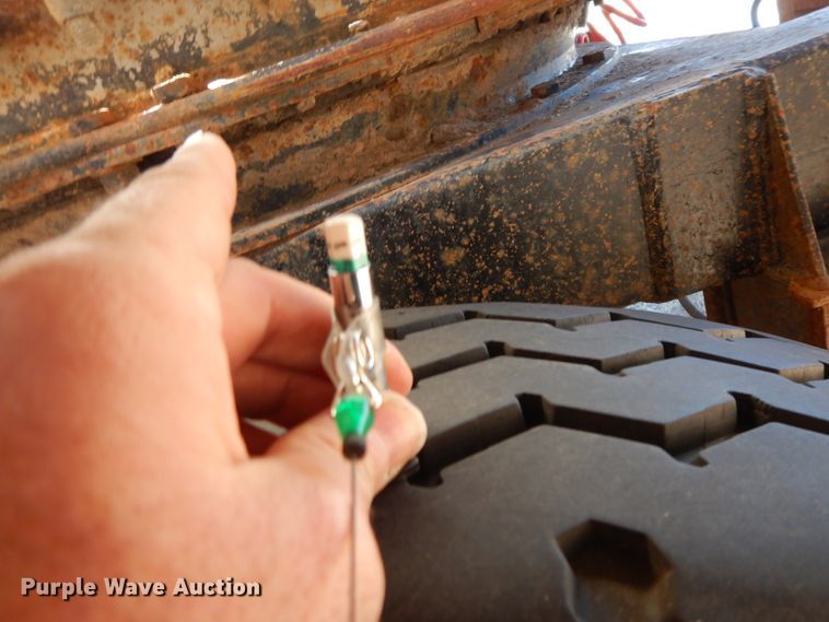 image for item GG9438 1997 Trailmaster tank trailer