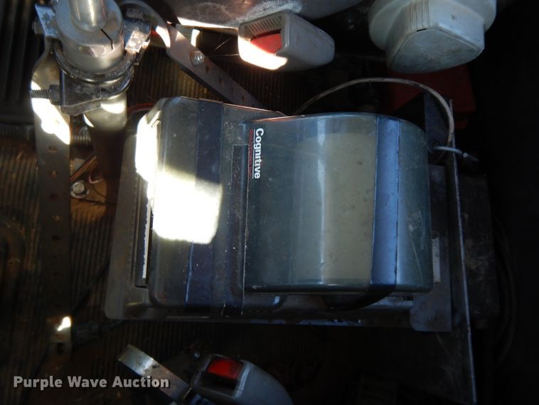 image for item GG9439 2011 Kenworth T800  semi truck