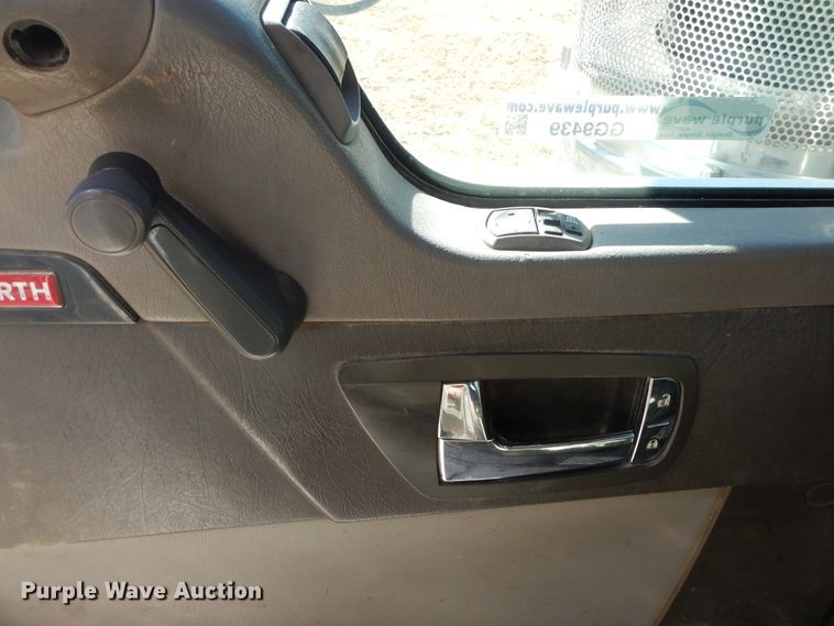 image for item GG9439 2011 Kenworth T800  semi truck