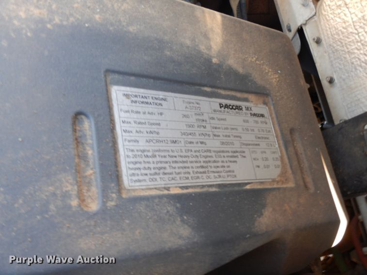 image for item GG9439 2011 Kenworth T800  semi truck