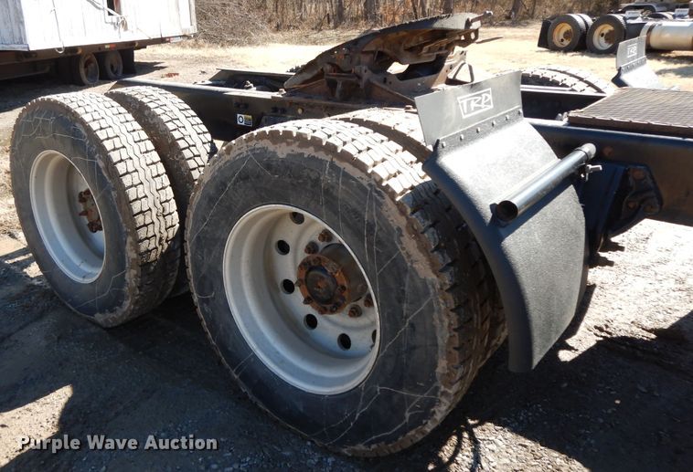 image for item GG9439 2011 Kenworth T800  semi truck