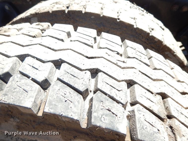 image for item GG9439 2011 Kenworth T800  semi truck