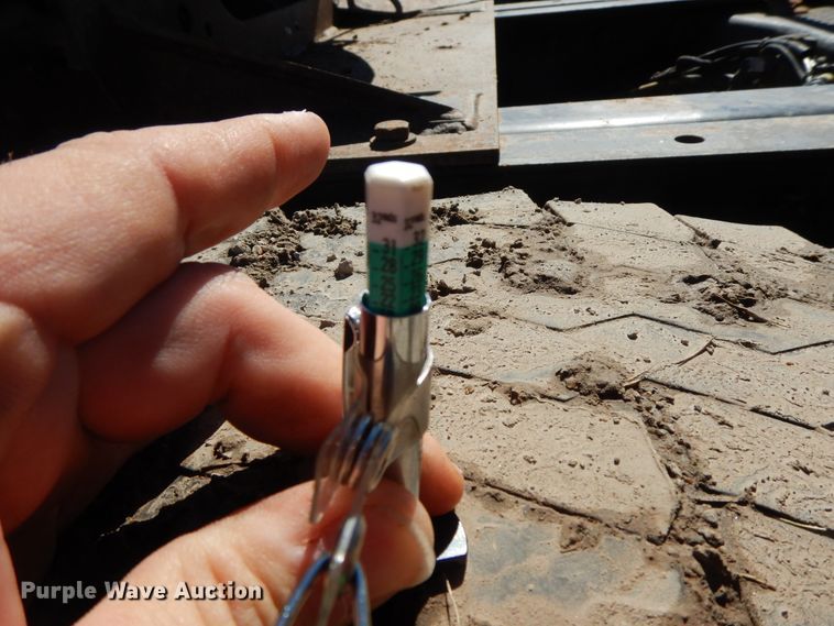 image for item GG9439 2011 Kenworth T800  semi truck