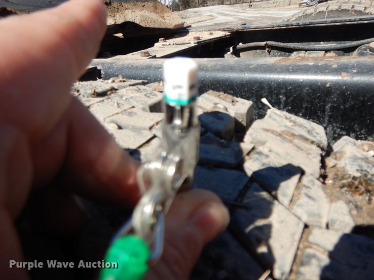 image for item GG9439 2011 Kenworth T800  semi truck