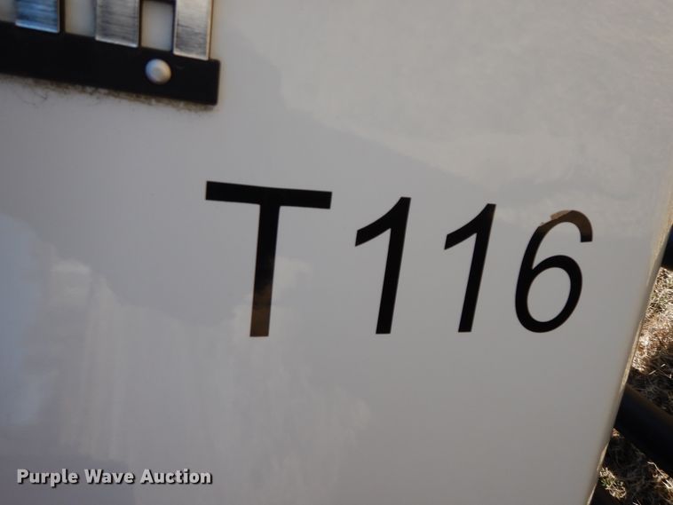 image for item GG9439 2011 Kenworth T800  semi truck