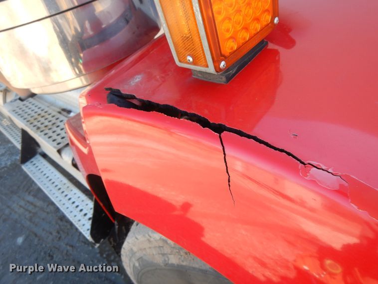 image for item GG9439 2011 Kenworth T800  semi truck