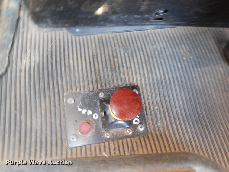 image for item GG9439 2011 Kenworth T800  semi truck