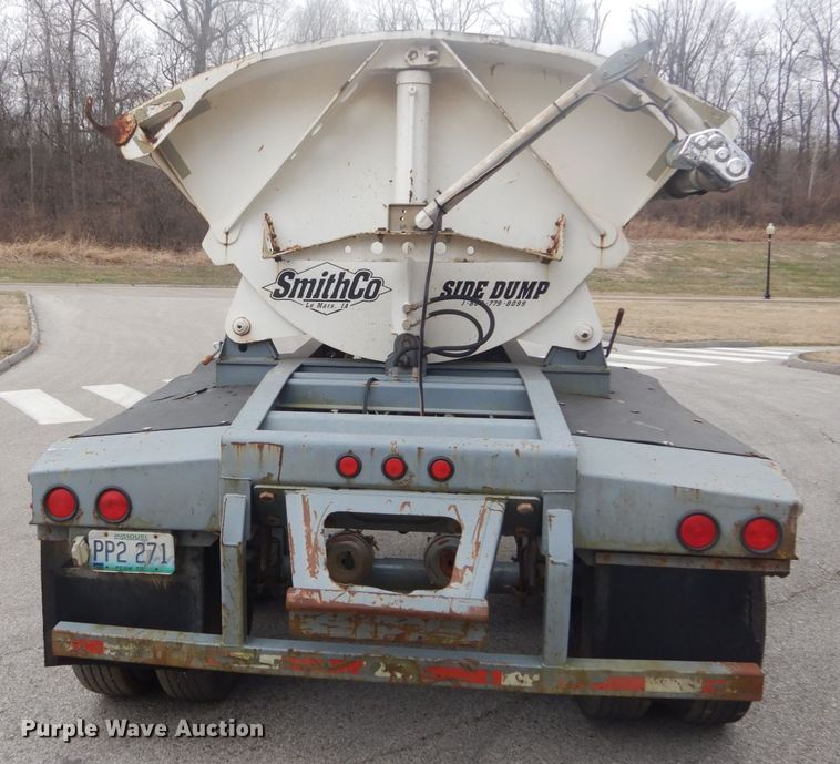 image for item GT9685 2003 Smith Co 2002  side dump trailer
