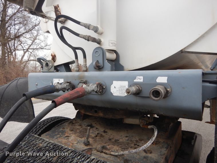 image for item GT9685 2003 Smith Co 2002  side dump trailer