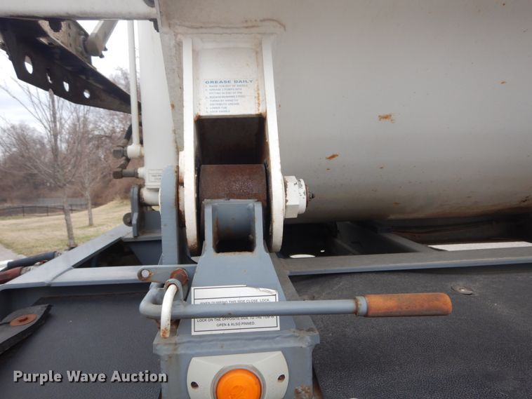 image for item GT9685 2003 Smith Co 2002  side dump trailer