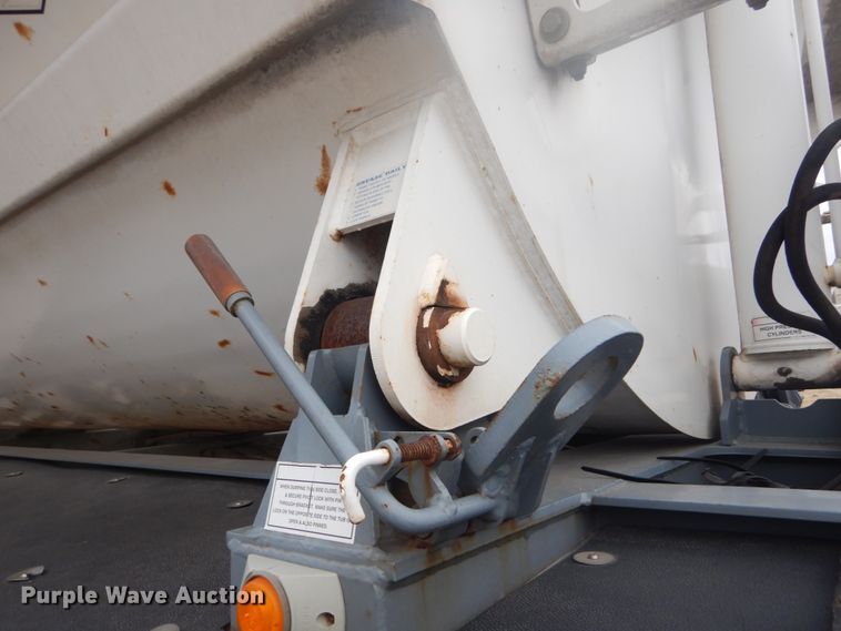 image for item GT9685 2003 Smith Co 2002  side dump trailer