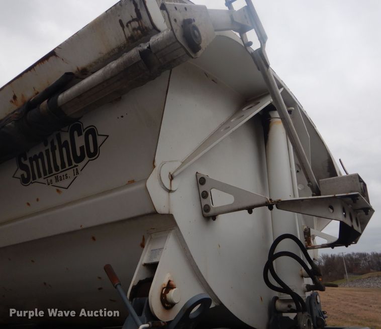 image for item GT9685 2003 Smith Co 2002  side dump trailer