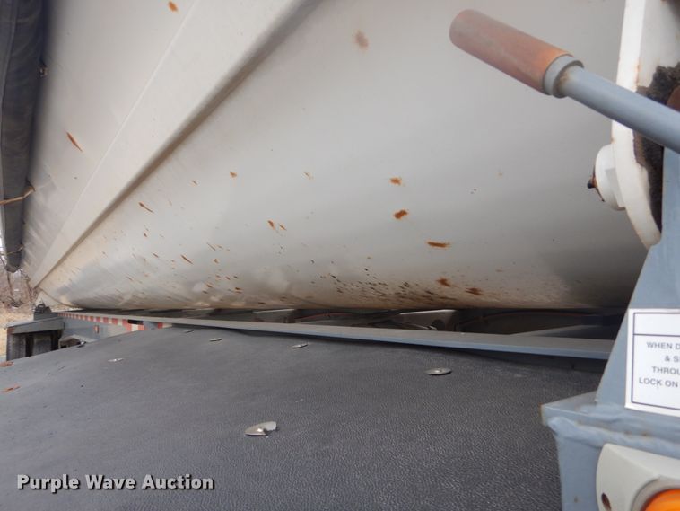 image for item GT9685 2003 Smith Co 2002  side dump trailer